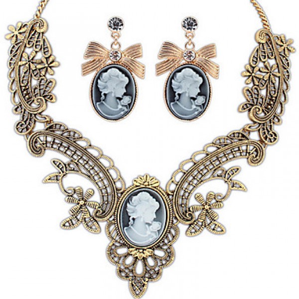 European and American retro metal Pierced Earrings Necklace Set temperament Palace  